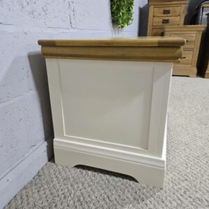 Barker and Stonehouse Pre-Loved Solid Oak Top Blanket Box in Cream Barker and Stonehouse Pre-Loved Solid Oak Top Blanket Box in Cream