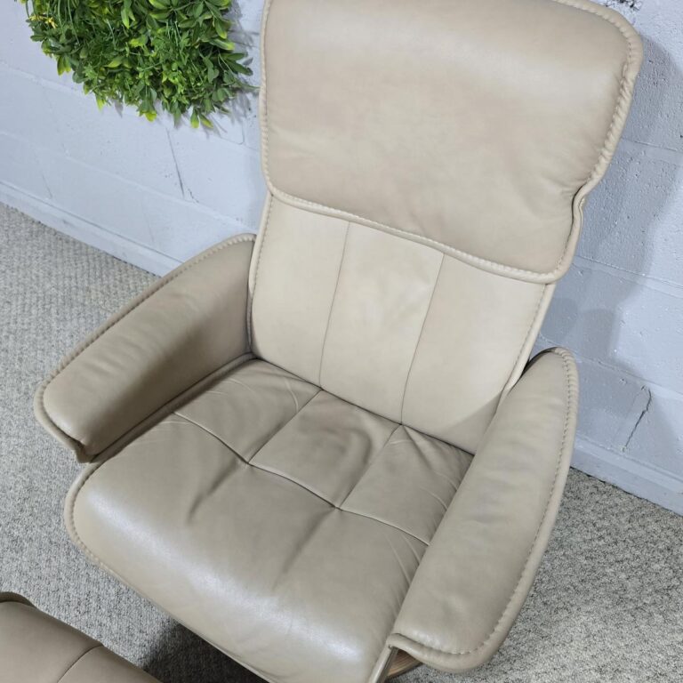 Second Hand Ekornes Stressless Admiral Recliner and Footstool in Beige-Cream Leather