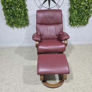 Elevate Your Space with the Himolla Zerostress 9046 Recliner and Footstool in Burgundy Leather Elevate Your Space with the Himolla Zerostress 9046 Recliner and Footstool in Burgundy Leather