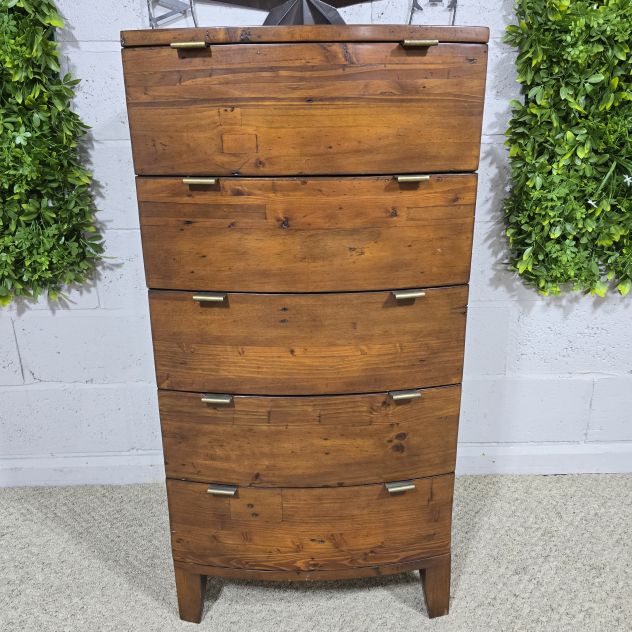 Barker and Stonehouse Navajos Chest of Drawers: Timeless Quality and Style Barker and Stonehouse Navajos Chest of Drawers: Timeless Quality and Style