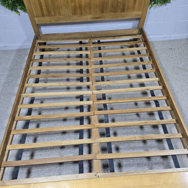 Explore the timeless quality of the Oak Furniture Land French Farmhouse Rustic Solid Oak King-Size Bed, now available second hand at DecorDeluxe.club. Save over 60% on this premium piece. Explore the timeless quality of the Oak Furniture Land French Farmhouse Rustic Solid Oak King-Size Bed, now available second hand at DecorDeluxe.club. Save over 60% on this premium piece.