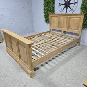 Pre-owned Oak Furniture Land Canterbury Double Bed: Timeless Elegance for Less