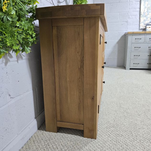 Pre-owned Oak FurnitureLand Hercules Sideboard: Timeless Quality at a Fraction of the Cost Pre-owned Oak FurnitureLand Hercules Sideboard: Timeless Quality at a Fraction of the Cost