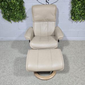 Second Hand Ekornes Stressless Admiral Recliner and Footstool in Beige-Cream Leather