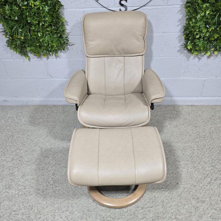 Second Hand Ekornes Stressless Admiral Recliner and Footstool in Beige-Cream Leather