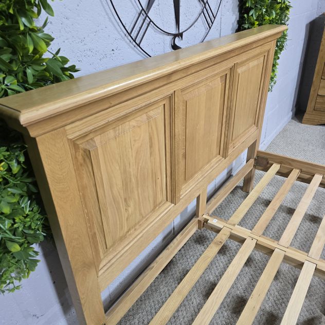 Pre-owned Oak Furniture Land Canterbury Double Bed: Timeless Elegance for Less