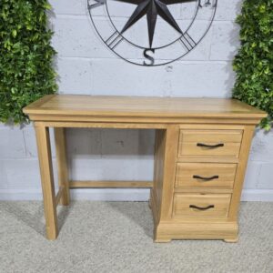 Explore the pre-loved Canterbury solid oak dressing table from Oak FurnitureLand - save over 50% on this premium piece Explore the pre-loved Canterbury solid oak dressing table from Oak FurnitureLand - save over 50% on this premium piece