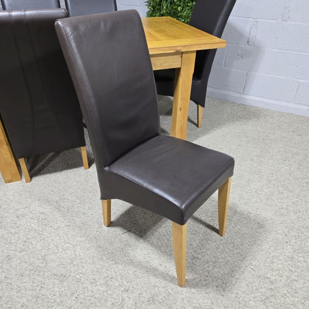 Peek inside its story... then write your own chapter with this second-hand Barker and Stonehouse solid oak dining set. Peek inside its story... then write your own chapter with this second-hand Barker and Stonehouse solid oak dining set.