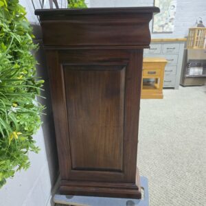 Second Hand Barker and Stonehouse Grosvenor Solid Mahogany Chest of Drawers Second Hand Barker and Stonehouse Grosvenor Solid Mahogany Chest of Drawers