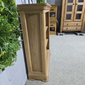 Canterbury Small Bookcase in Solid Oak: Pre-Loved Luxury at a Fraction of the Cost Canterbury Small Bookcase in Solid Oak: Pre-Loved Luxury at a Fraction of the Cost