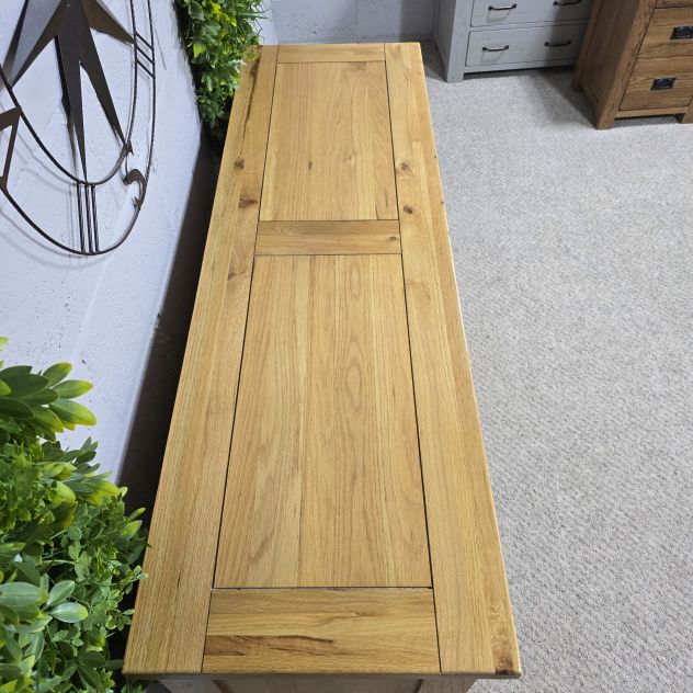 Elegant Pre-owned Barker and Stonehouse Solid Oak Sideboard Elegant Pre-owned Barker and Stonehouse Solid Oak Sideboard