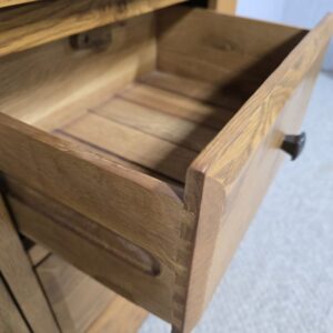 Pre-owned Oak FurnitureLand Hercules Sideboard: Timeless Quality at a Fraction of the Cost Pre-owned Oak FurnitureLand Hercules Sideboard: Timeless Quality at a Fraction of the Cost