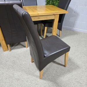 Peek inside its story... then write your own chapter with this second-hand Barker and Stonehouse solid oak dining set. Peek inside its story... then write your own chapter with this second-hand Barker and Stonehouse solid oak dining set.