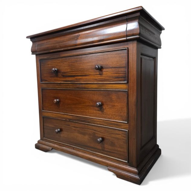 Second Hand Barker and Stonehouse Grosvenor Solid Mahogany Chest of Drawers Second Hand Barker and Stonehouse Grosvenor Solid Mahogany Chest of Drawers