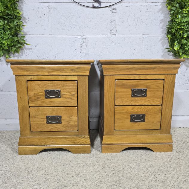 Explore the Unmatched Quality of Second-Hand Oak FurnitureLand French Farmhouse Rustic Solid Oak Bedside Drawers