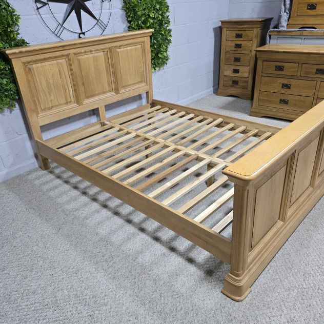Pre-owned Oak Furniture Land Canterbury Double Bed: Timeless Elegance for Less