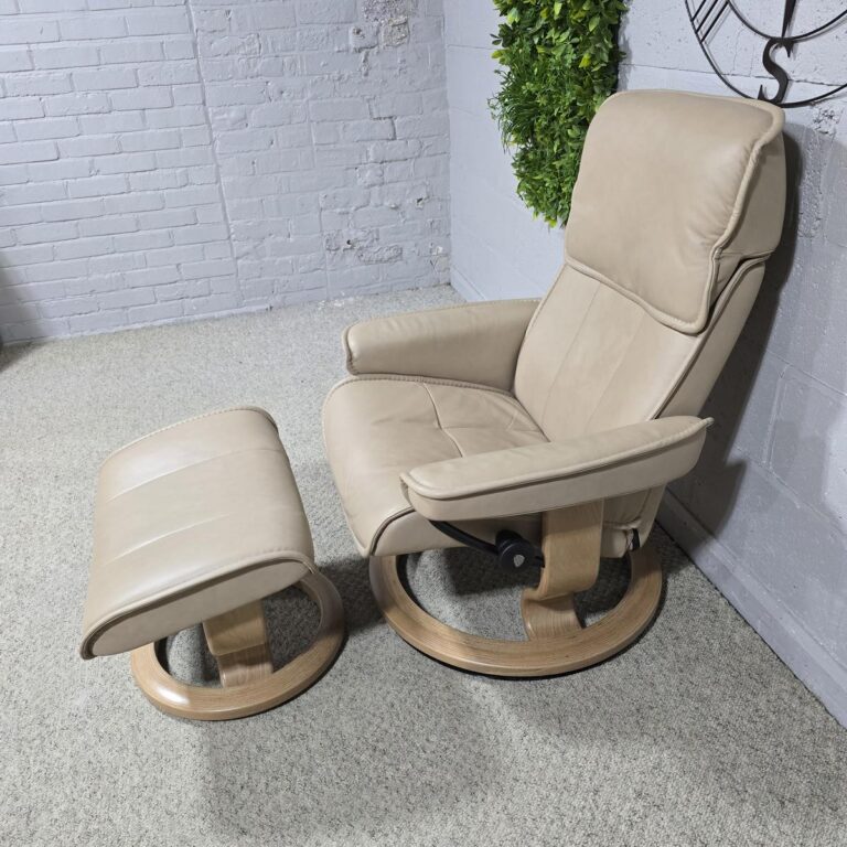 Second Hand Ekornes Stressless Admiral Recliner and Footstool in Beige-Cream Leather