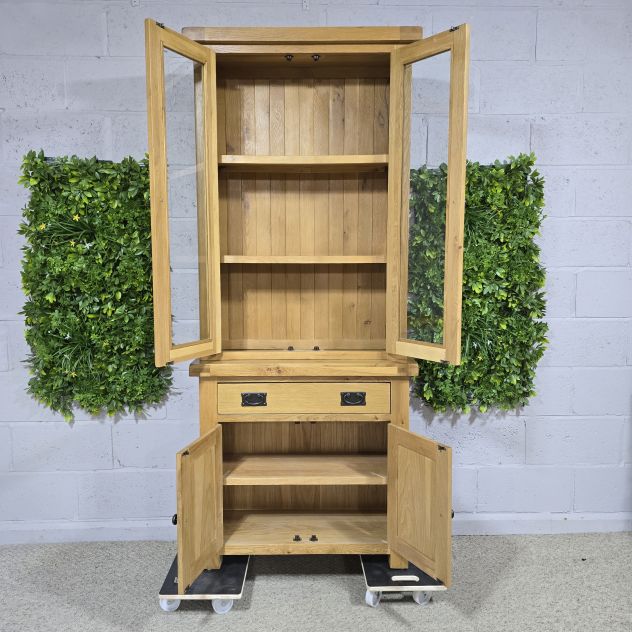 Pre-owned Solid Oak Welsh Dresser: Rustic Charm and Timeless Quality Pre-owned Solid Oak Welsh Dresser: Rustic Charm and Timeless Quality