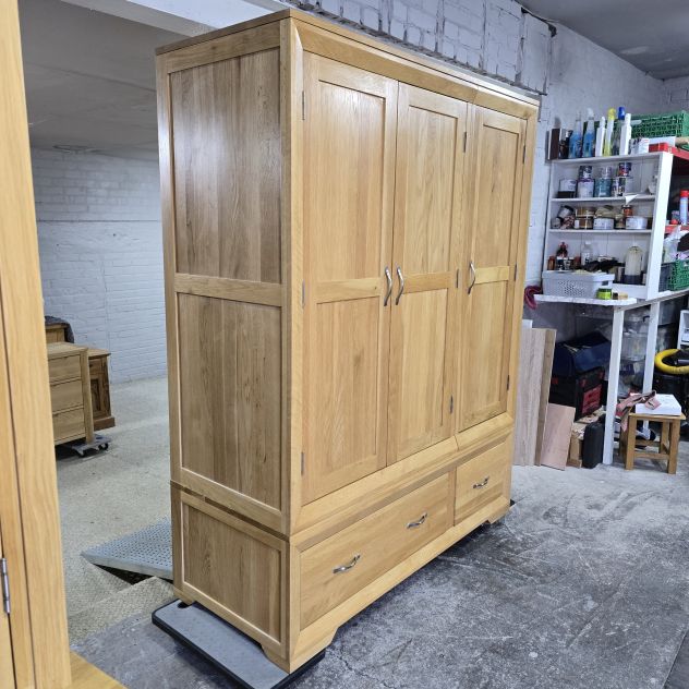 Elegant Oak FurnitureLand Bevel Triple Wardrobe in Solid Oak