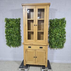 Pre-owned Solid Oak Welsh Dresser: Rustic Charm and Timeless Quality Pre-owned Solid Oak Welsh Dresser: Rustic Charm and Timeless Quality