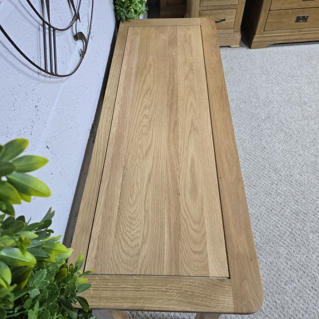 Explore the pre-loved Canterbury solid oak dressing table from Oak FurnitureLand - save over 50% on this premium piece Explore the pre-loved Canterbury solid oak dressing table from Oak FurnitureLand - save over 50% on this premium piece