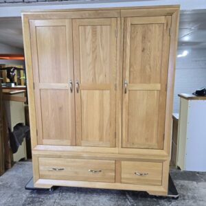 Elegant Oak FurnitureLand Bevel Triple Wardrobe in Solid Oak