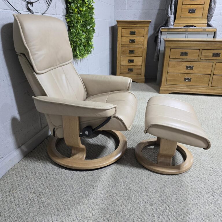 Second Hand Ekornes Stressless Admiral Recliner and Footstool in Beige-Cream Leather