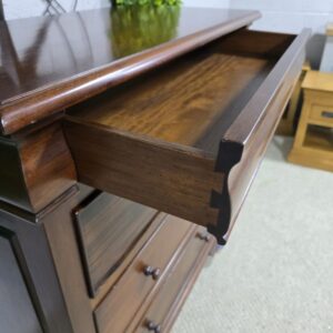 Second Hand Barker and Stonehouse Grosvenor Solid Mahogany Chest of Drawers Second Hand Barker and Stonehouse Grosvenor Solid Mahogany Chest of Drawers