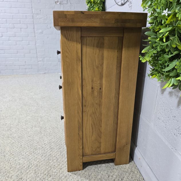 Pre-owned Oak FurnitureLand Hercules Sideboard: Timeless Quality at a Fraction of the Cost Pre-owned Oak FurnitureLand Hercules Sideboard: Timeless Quality at a Fraction of the Cost