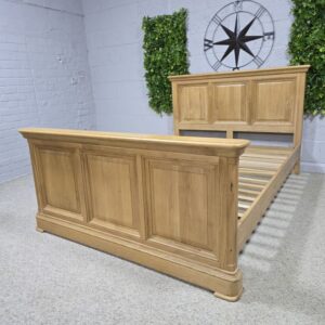 Pre-owned Oak Furniture Land Canterbury Double Bed: Timeless Elegance for Less