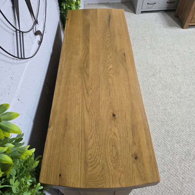 Pre-owned Oak FurnitureLand Hercules Sideboard: Timeless Quality at a Fraction of the Cost Pre-owned Oak FurnitureLand Hercules Sideboard: Timeless Quality at a Fraction of the Cost