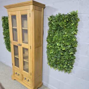 Pre-loved Barker and Stonehouse Solid Oak Display Unit - Timeless Quality Pre-loved Barker and Stonehouse Solid Oak Display Unit - Timeless Quality