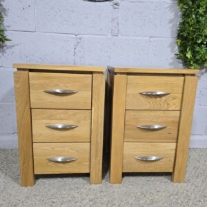 Second hand Oak Furniture Land bedside drawers in great condition