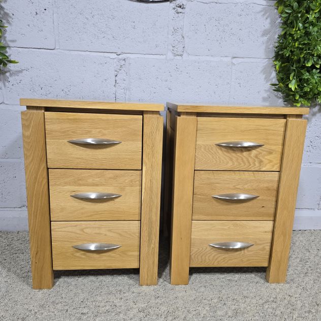Second hand Oak Furniture Land bedside drawers in great condition