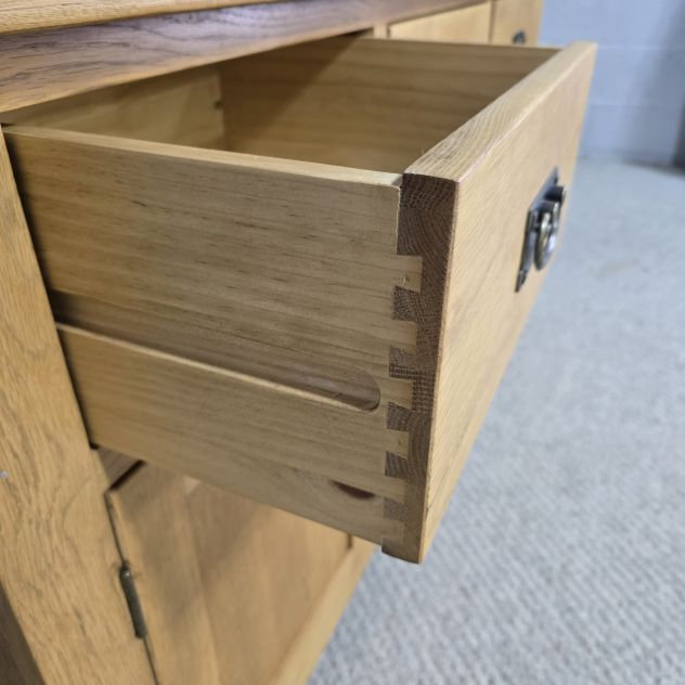 Peek inside its story... then write your own chapter with this second hand Barker and Stonehouse solid oak sideboard. Peek inside its story... then write your own chapter with this second hand Barker and Stonehouse solid oak sideboard.