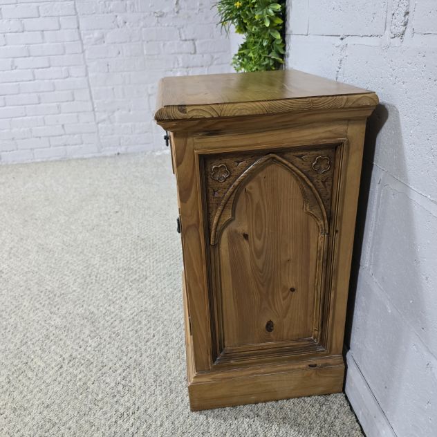 Explore the charm of this second-hand Barker And Stonehouse Gothic reclaimed wood side table Explore the charm of this second-hand Barker And Stonehouse Gothic reclaimed wood side table