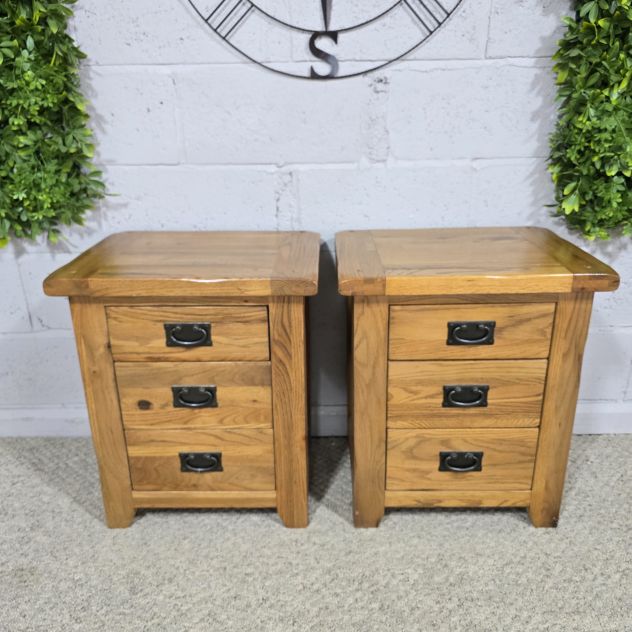Barker And Stonehouse Solid Oak Bedside Drawers - Pre-Owned and Fabulous Barker And Stonehouse Solid Oak Bedside Drawers - Pre-Owned and Fabulous
