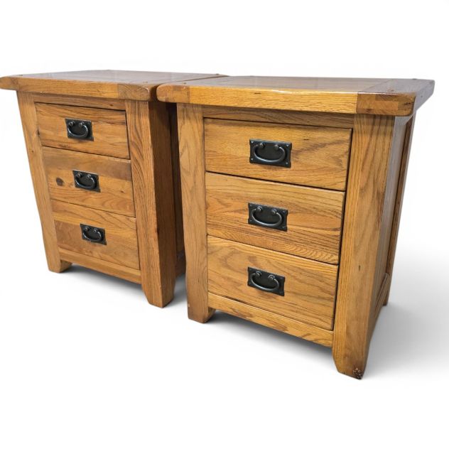 Barker And Stonehouse Solid Oak Bedside Drawers - Pre-Owned and Fabulous Barker And Stonehouse Solid Oak Bedside Drawers - Pre-Owned and Fabulous