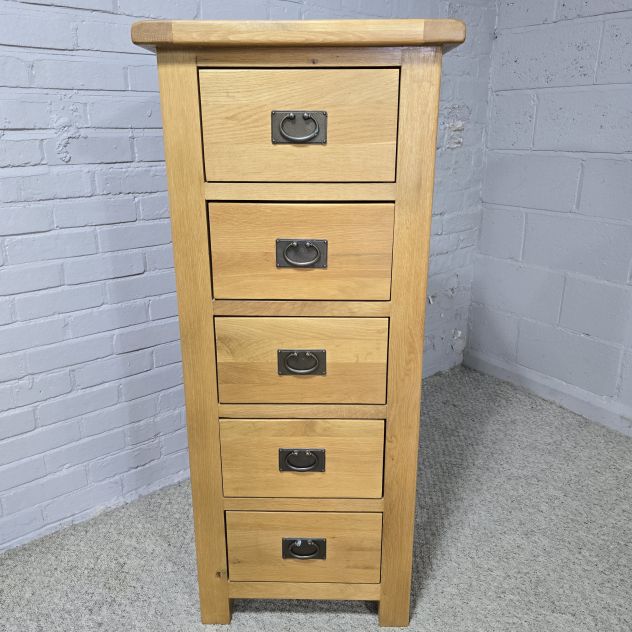 Stunning Second-Hand Solid Oak Tallboy Stunning Second-Hand Solid Oak Tallboy