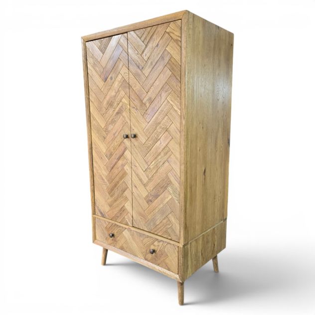 Pre-loved Oak FurnitureLand Parquet Double Wardrobe: Timeless Quality and Amazing Savings Pre-loved Oak FurnitureLand Parquet Double Wardrobe: Timeless Quality and Amazing Savings