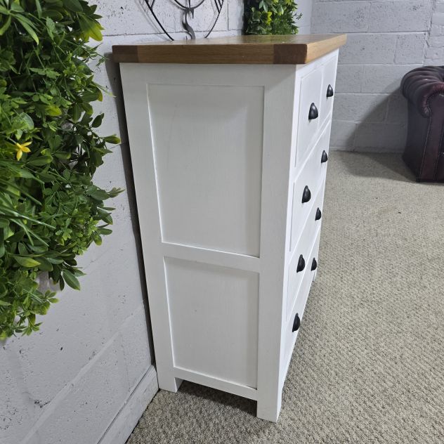 Pre-owned Solid Oak Chest of Drawers: Timeless Quality at a Fraction of the Cost Pre-owned Solid Oak Chest of Drawers: Timeless Quality at a Fraction of the Cost