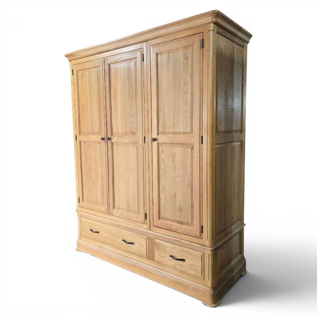 PreLoved Oak Furniture Land Canterbury Triple Solid Oak Wardrobe - Save Over £1100 PreLoved Oak Furniture Land Canterbury Triple Solid Oak Wardrobe - Save Over £1100