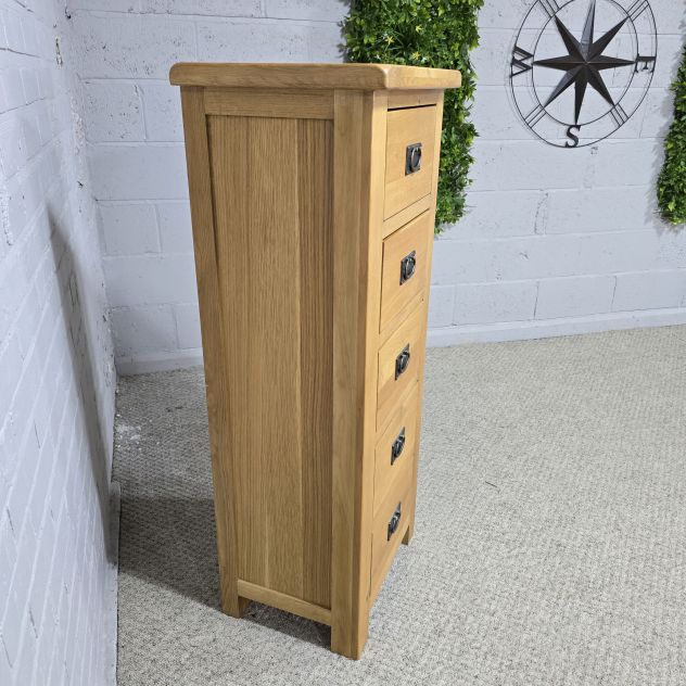 Stunning Second-Hand Solid Oak Tallboy Stunning Second-Hand Solid Oak Tallboy