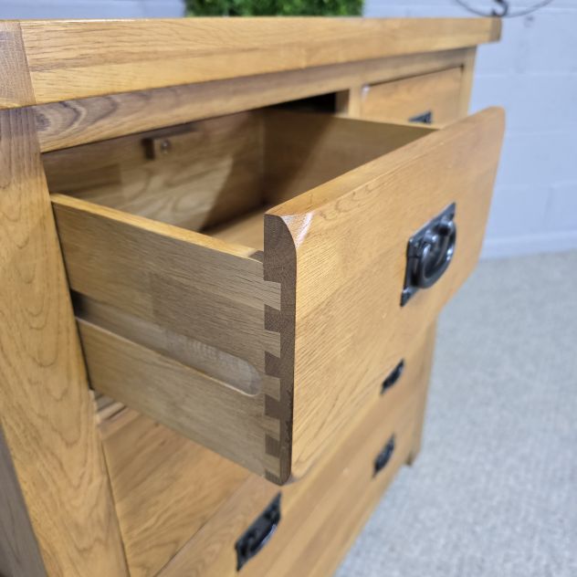 Elegant Pre-Owned Oak Furniture Land Original Rustic Solid Oak Chest of Drawers Elegant Pre-Owned Oak Furniture Land Original Rustic Solid Oak Chest of Drawers