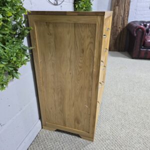 Bevel Natural Solid Oak Five Drawer Chest - Pre-loved and Elegant Bevel Natural Solid Oak Five Drawer Chest - Pre-loved and Elegant
