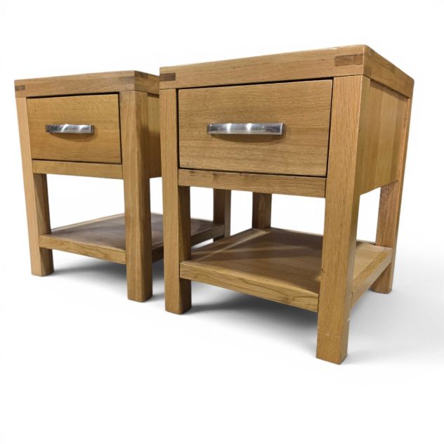 Save on Pre-loved Oak Side Tables Save on Pre-loved Oak Side Tables