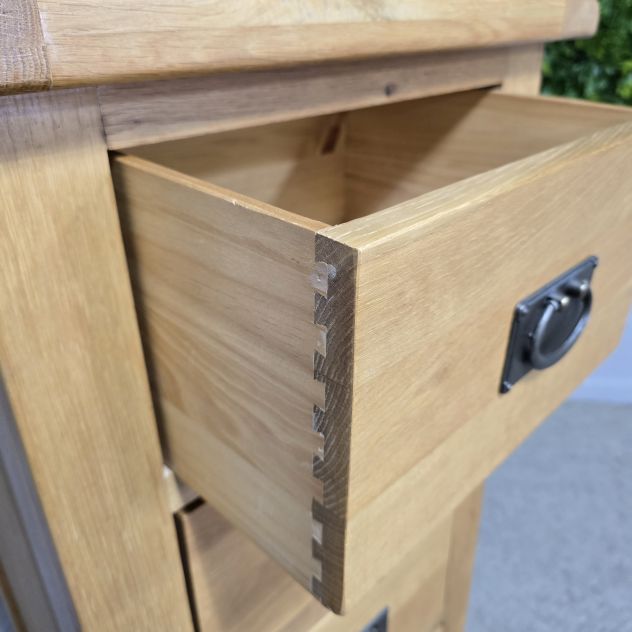 Stunning Second-Hand Solid Oak Tallboy Stunning Second-Hand Solid Oak Tallboy