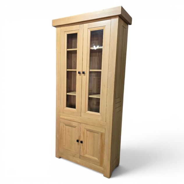 Peek inside its story... then write your own chapter. This second-hand solid oak display unit is waiting for you. Peek inside its story... then write your own chapter. This second-hand solid oak display unit is waiting for you.