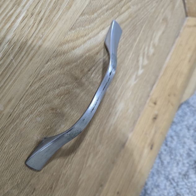 Bevel Natural Solid Oak Bedside Table - Second-Hand Elegance Bevel Natural Solid Oak Bedside Table - Second-Hand Elegance