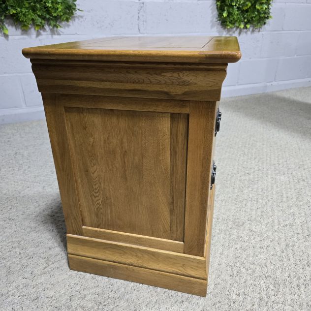 French Farmhouse Rustic Solid Oak Bedside Table from Oak FurnitureLand French Farmhouse Rustic Solid Oak Bedside Table from Oak FurnitureLand